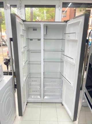 Nevera Americana Gris marca Beko 6 messes garantia