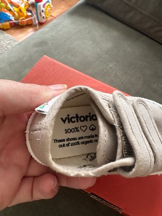 Zapatillas Victoria Beige Talla 19