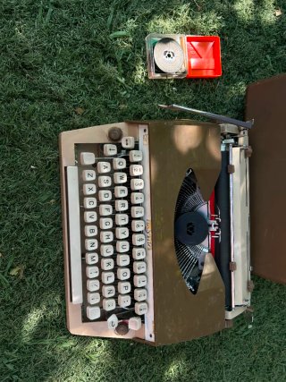 Máquina de escribir antigua