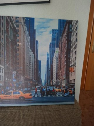 Cuadro Decorativo Ciudad Taxi.  Medidas 50×50.