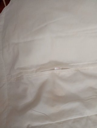 Edredón raso blanco y beige con encaje