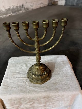 Menorah in ottone