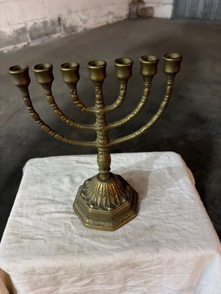 Menorah in ottone
