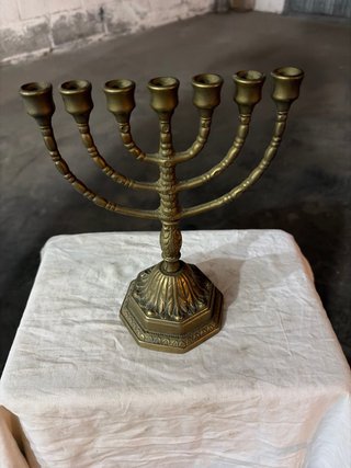 Menorah in ottone