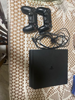 PS4 (PlayStation 4) Negra