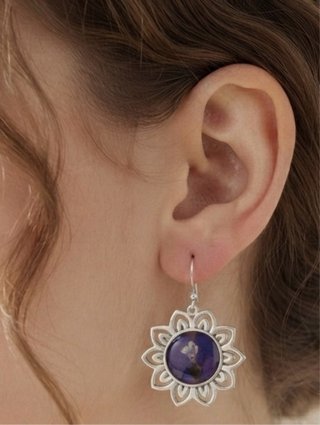 Conjunto de joyería: collar y pendientes