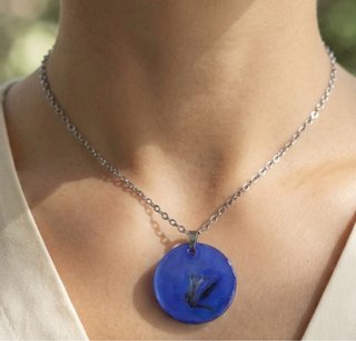 Conjunto de joyería: collar y pendientes