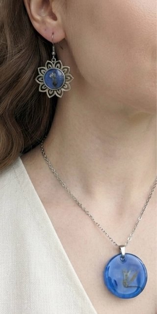 Conjunto de joyería: collar y pendientes