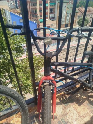 Bicicleta BMX Negra