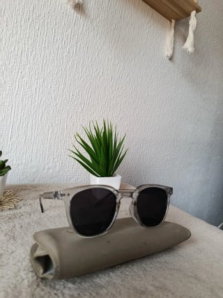 Gafas de sol redondas grises nuevas