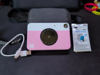 Cámara Kodak Printomatic Rosa y Blanca