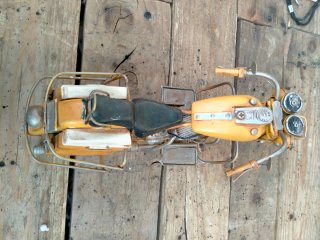 Moto estilo Cruiser Vintage Amarilla