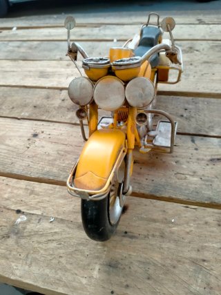 Moto estilo Cruiser Vintage Amarilla