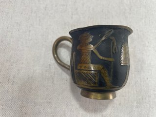 Taza y Platillo Egipcio Latón Patinado