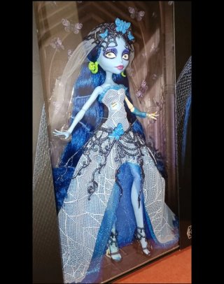 Monster High Skullector: Emily Novia Cadáver