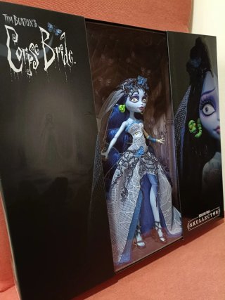 Monster High Skullector: Emily Novia Cadáver