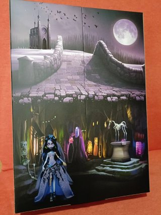 Monster High Skullector: Emily Novia Cadáver