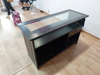 Mostrador madera y cristal
