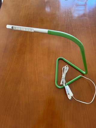 Flexo de estudio LED verde y plateado