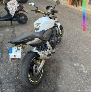 Honda CB600F Naked Blanca y Dorada
