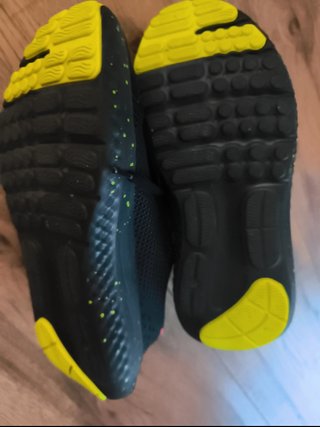 Zapatillas Under Armour Negras y Azules