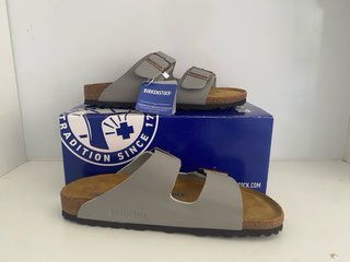 Chanclas Birkenstock Grises