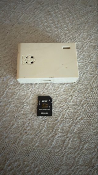 Raspberry Pi 3 + Tarjeta SD Toshiba 8GB