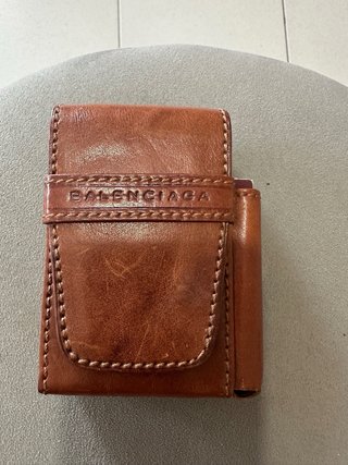 Porta sigarette Balenciaga in pelle con fiammiferi