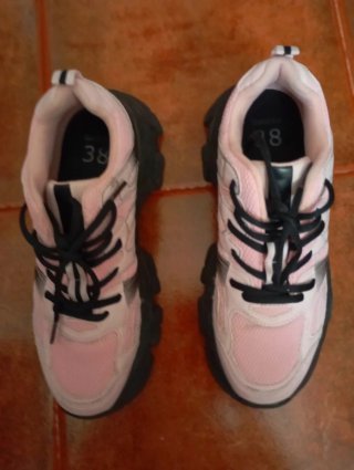 Zapatillas marca Bershka