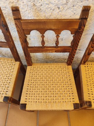 Conjunto mesa + 4 sillas rústicas de pino macizo