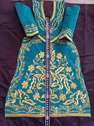 Saya bordada Virgen (hasta 60 cm)