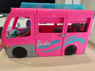 Caravana Barbie con tobogán