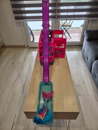 Caravana Barbie con tobogán