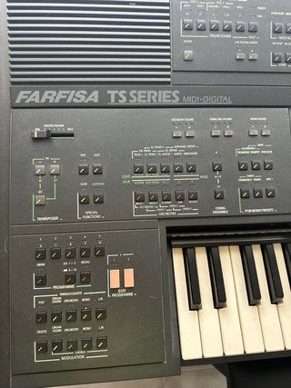 Organo Farfisa 800 con banqueta