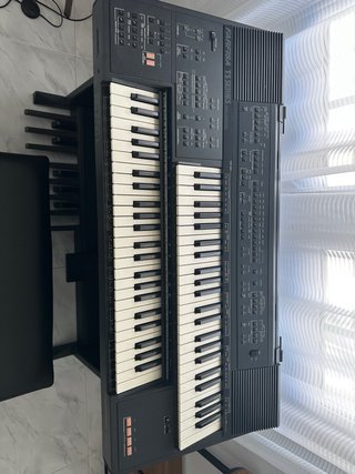 Organo Farfisa 800 con banqueta