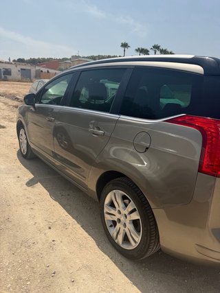 Peugeot 5008 2014
