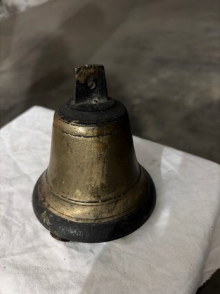 Campana antica in ottone