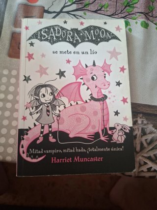 Isadora Moon se mete en un lío / Isadora Moon G...
