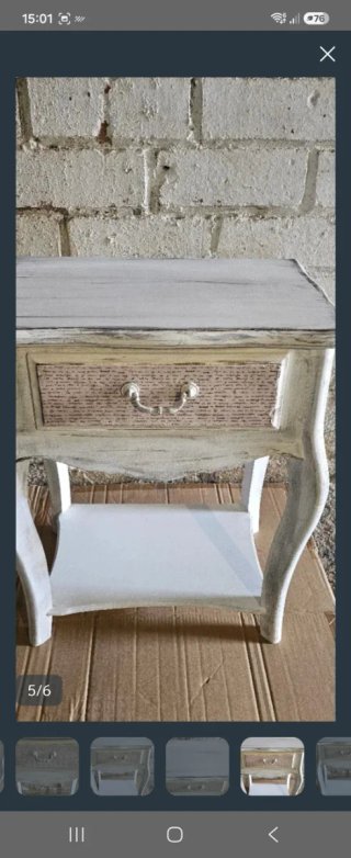 Mesita de noche vintage beige y blanca