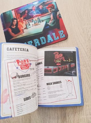 Libro Riverdale más alfombra para ratón