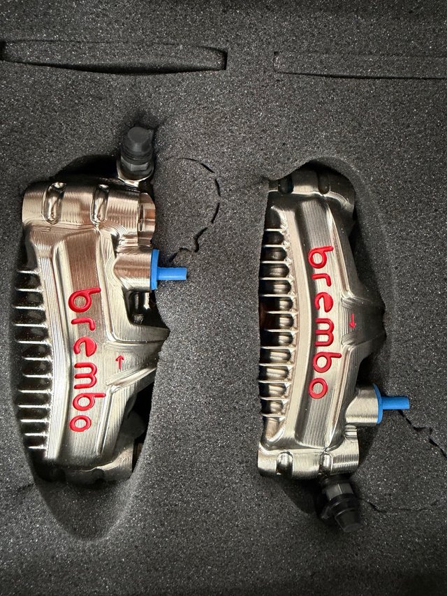 Pinzas Brembo GP4MS 108mm Motos Japonesas