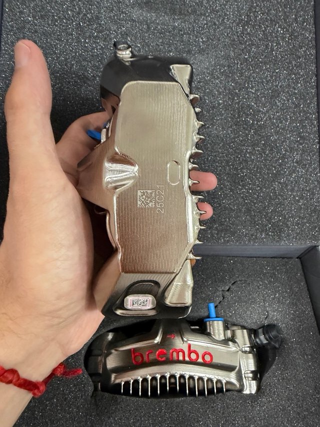 Pinzas Brembo GP4MS 108mm Motos Japonesas