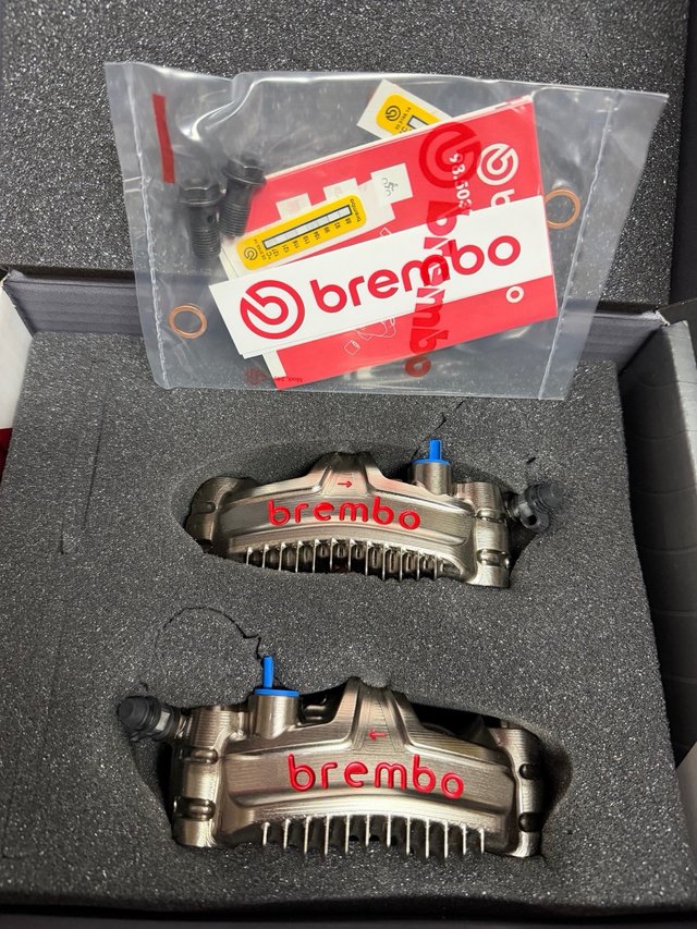 Pinzas Brembo GP4MS 108mm Motos Japonesas