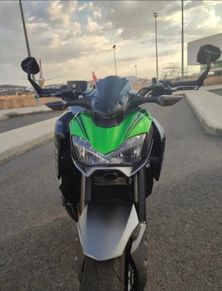 Kawasaki Z900 Negra y Verde