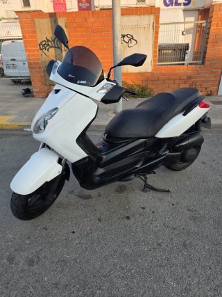 Yamaha XMAX 125cc swap 250cc