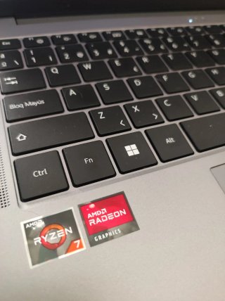 Portátil 16" 512GB PARA ESTRENAR