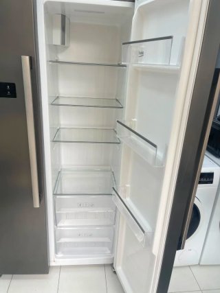 Nevera americana marca Beko combi 6 mess garantia