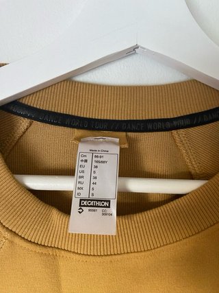 Sudadera crop mostaza