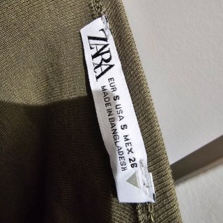 Camiseta Zara Verde Oliva Talla XS