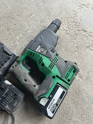 Taladro percutor Hitachi 18V + Batería y Cargador